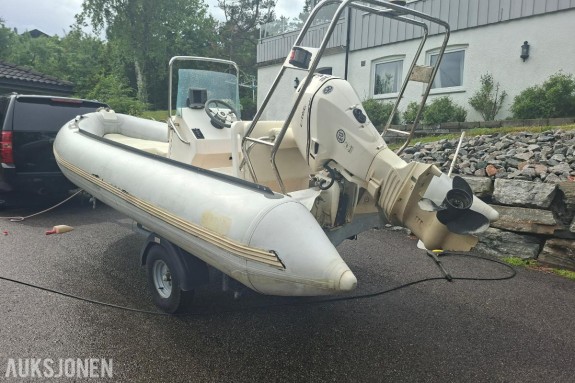 2011 Pro Rib 16 fot med evinrude etec 50hk