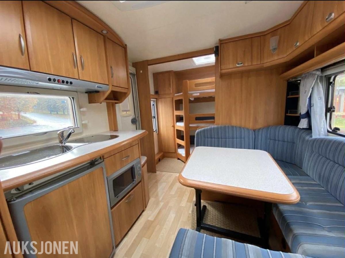 2006 Hobby Deluxe Easy 560 KMFE Trippelkøye Markise Gulvvarme