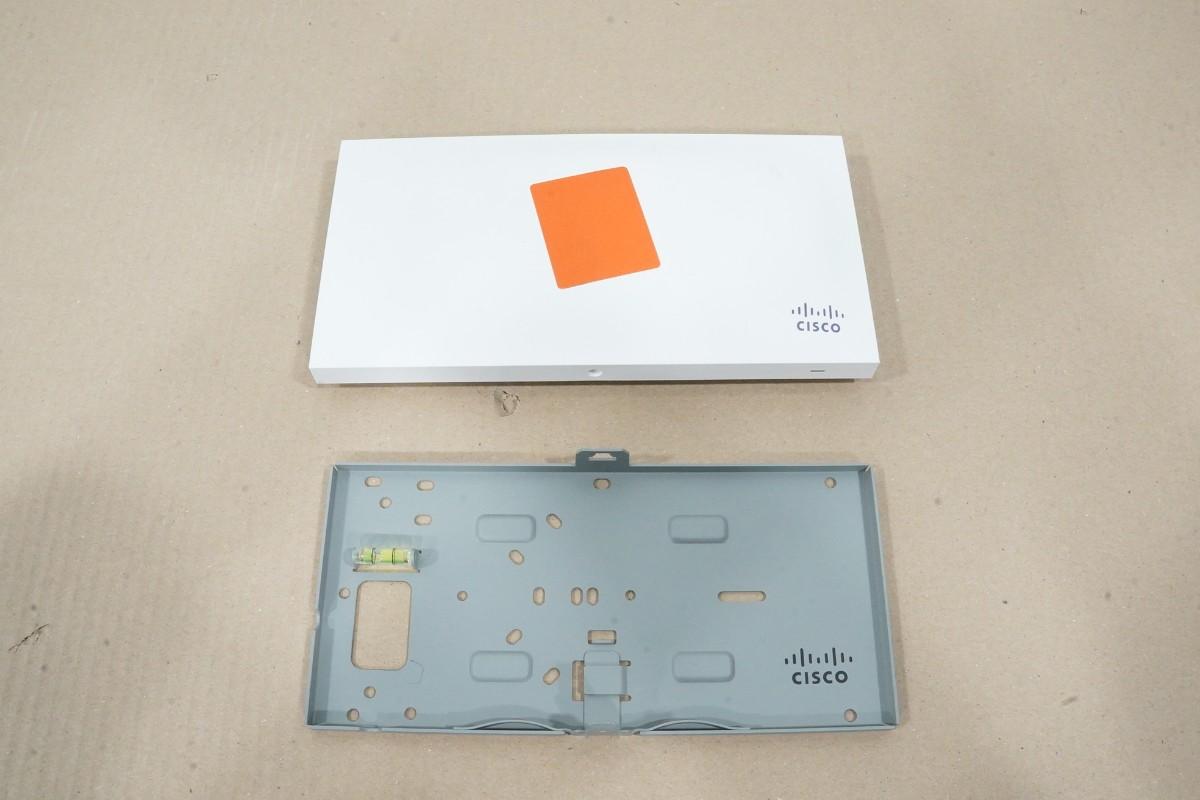 Cisco Meraki nettverksutstyr – switcher, aksesspunkter og kabler