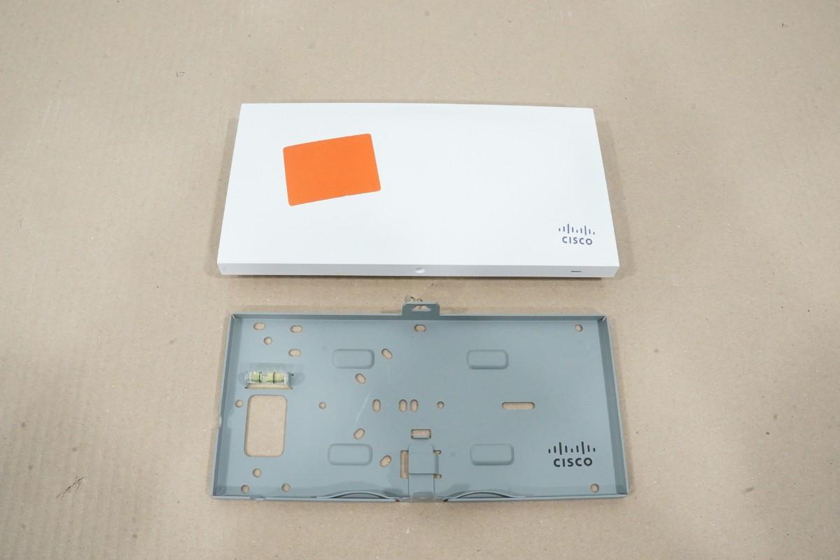 Cisco Meraki nettverksutstyr – switcher, aksesspunkter og kabler