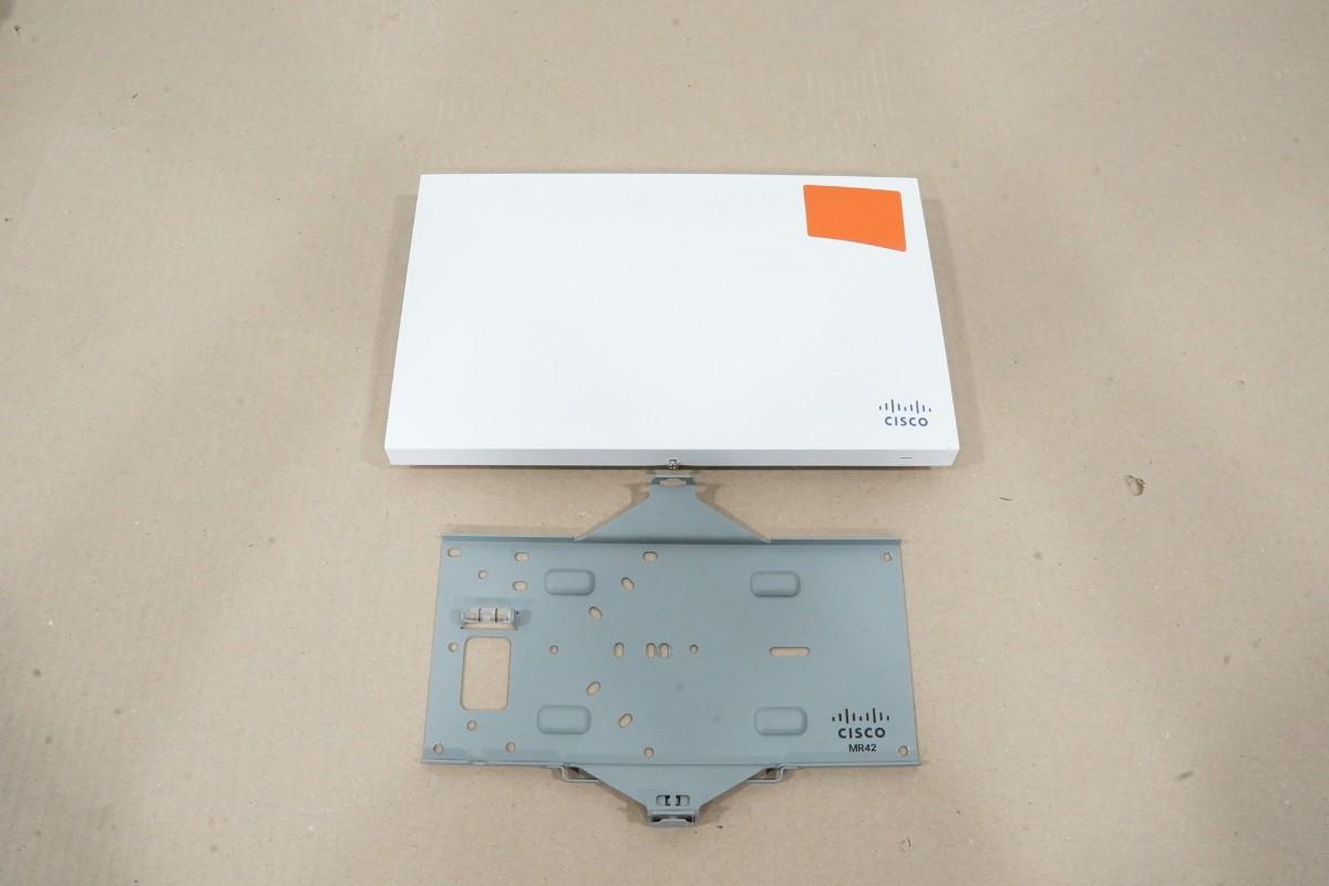 Cisco Meraki nettverksutstyr – MS210-48LP switch og MR-serie aksesspunkter
