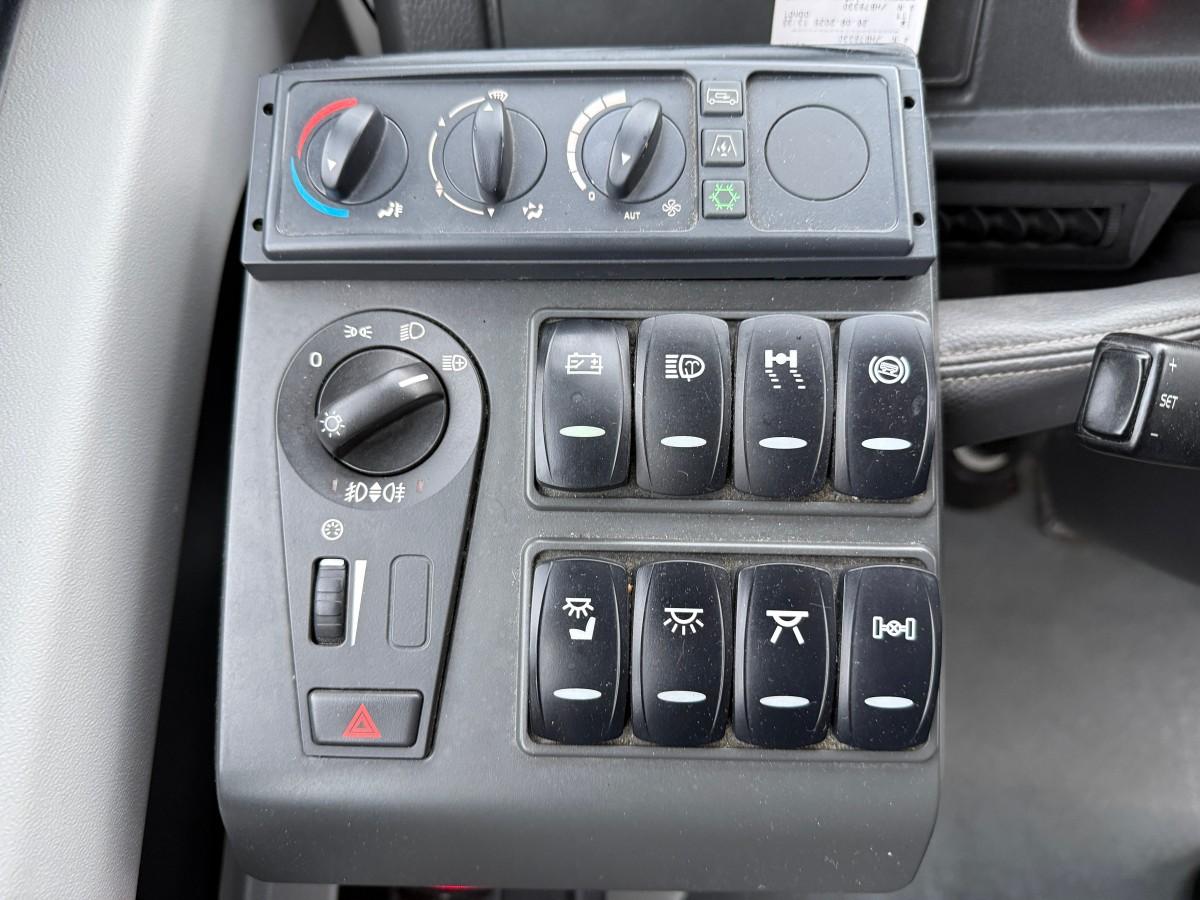 2013 Volvo 8900 B7R