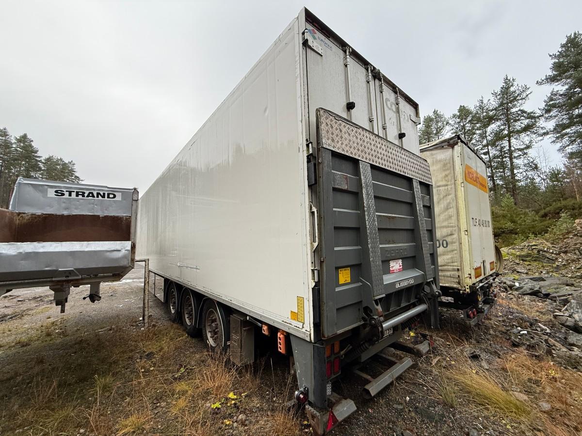 Bussbygg Frysesemi m/ Thermo King kjøleaggregat og Zepro bakløfter