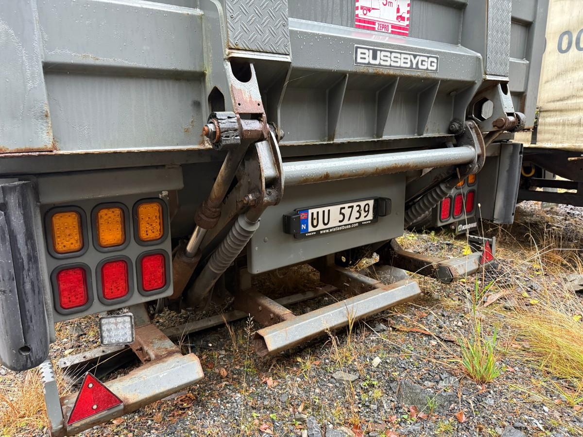Bussbygg Frysesemi m/ Thermo King kjøleaggregat og Zepro bakløfter
