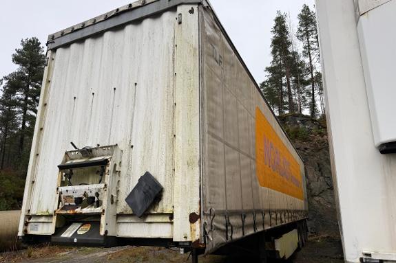 Krone Profi Liner Nordic SD kapellsemi – hevbart tak – medbringertruck-feste – åpning begge sider