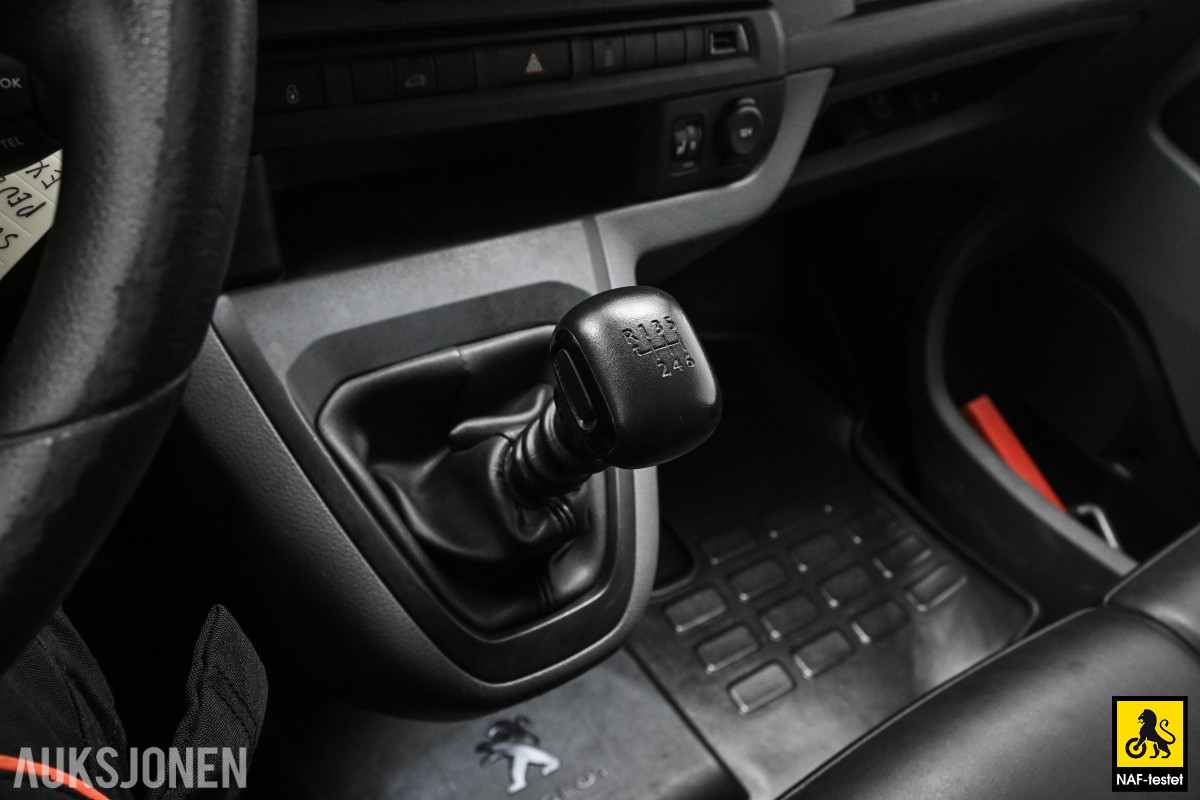 2017 Peugeot EXPERT 2,0 BlueHDI 120HK L2 HENGERFESTE KAMERA CRUISE SKYVEDØRER