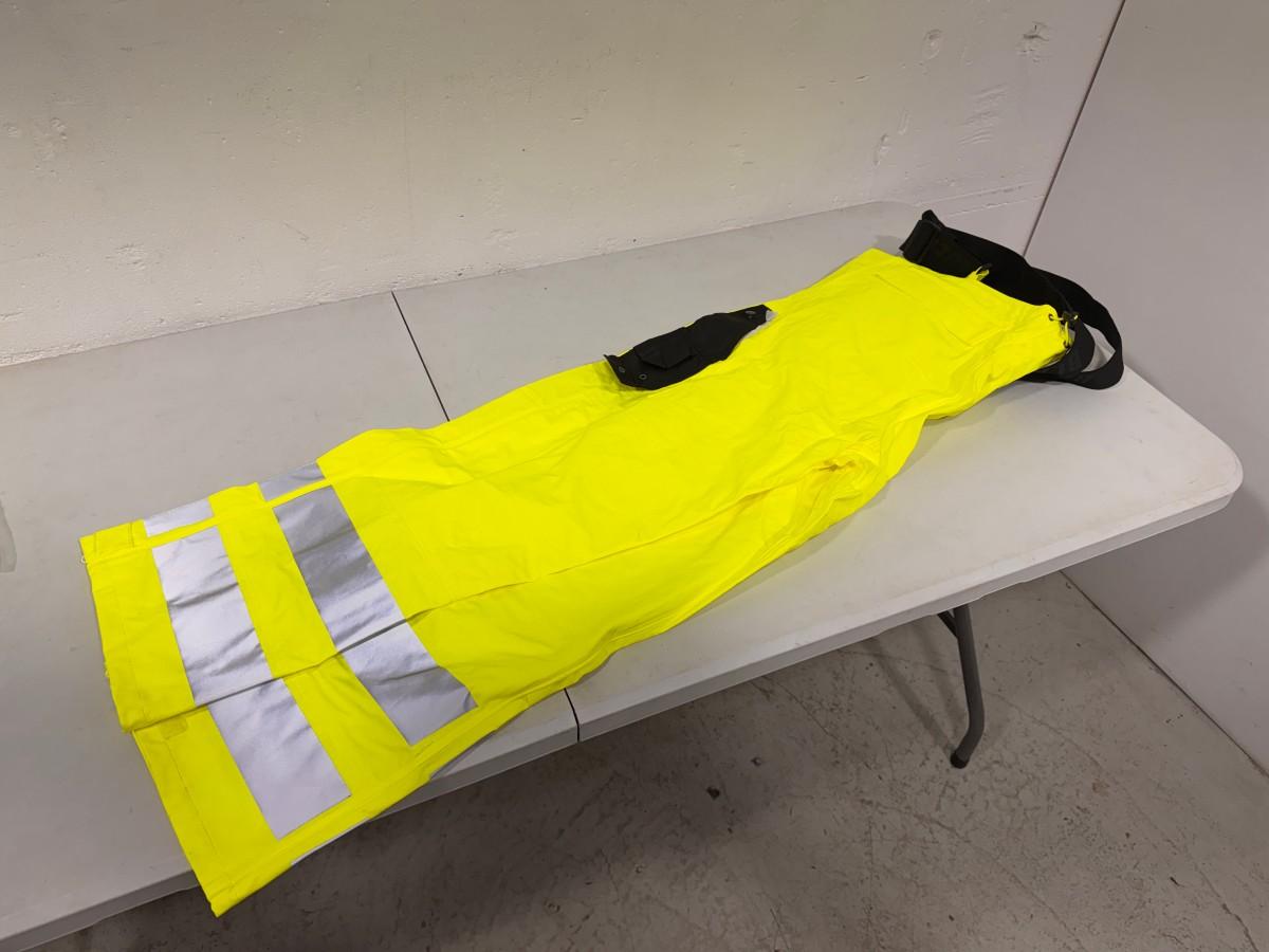 11 stk Blåkläder og Aalesund Protective Wear Regntøy og synlighetstøy