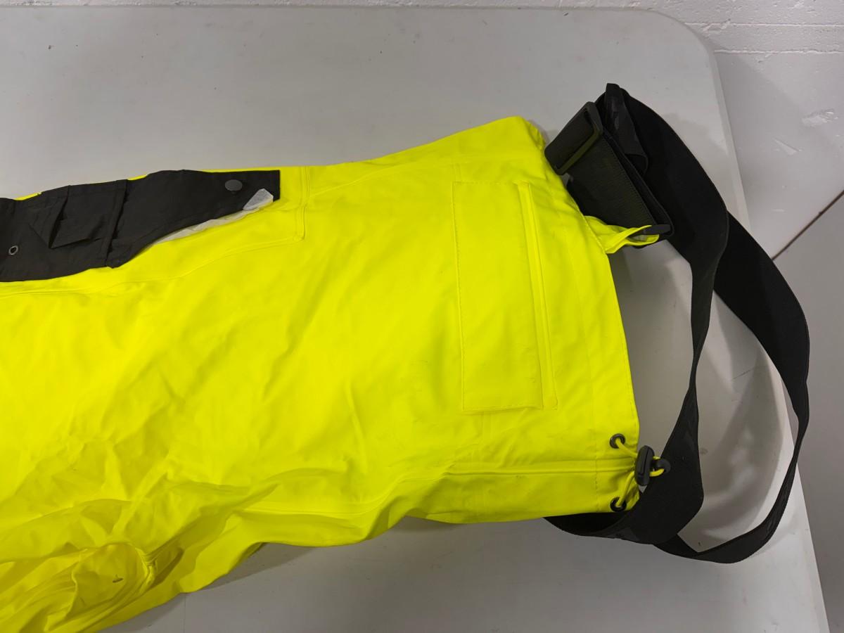 11 stk Blåkläder og Aalesund Protective Wear Regntøy og synlighetstøy