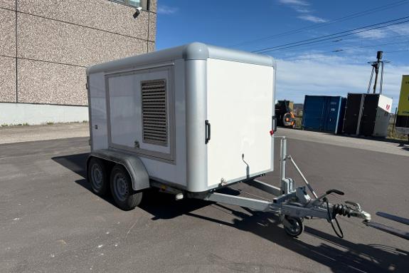 2025 STEAMBLASTER 3.2 VASKEHENGER | 300 BAR | 27 L/MIN | 500 L VANNTANK | HENRA BOGGIHENGER