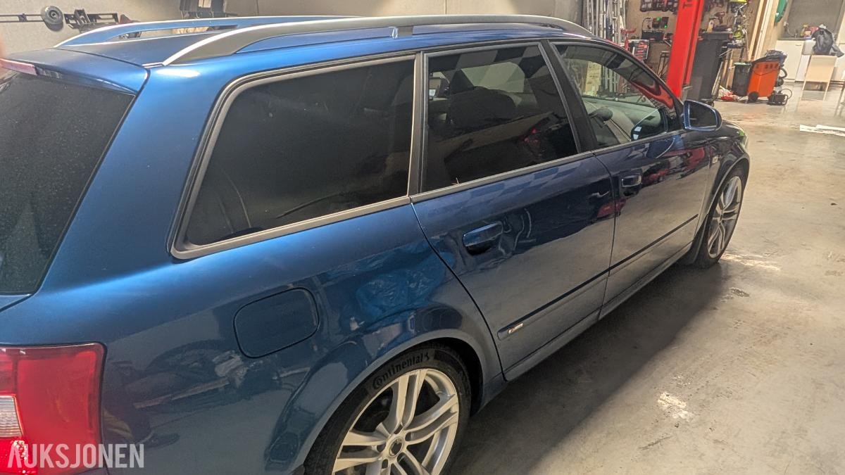 2004 Audi A4 1.6, Hengerfeste, Skinnseter