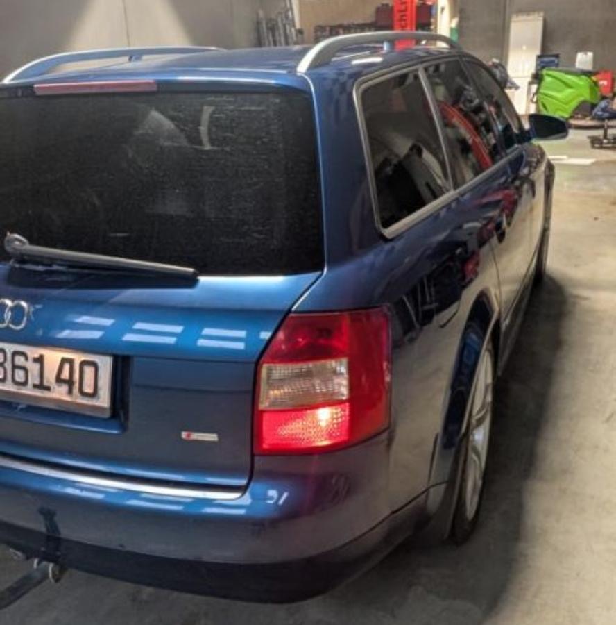 2004 Audi A4 1.6, Hengerfeste, Skinnseter