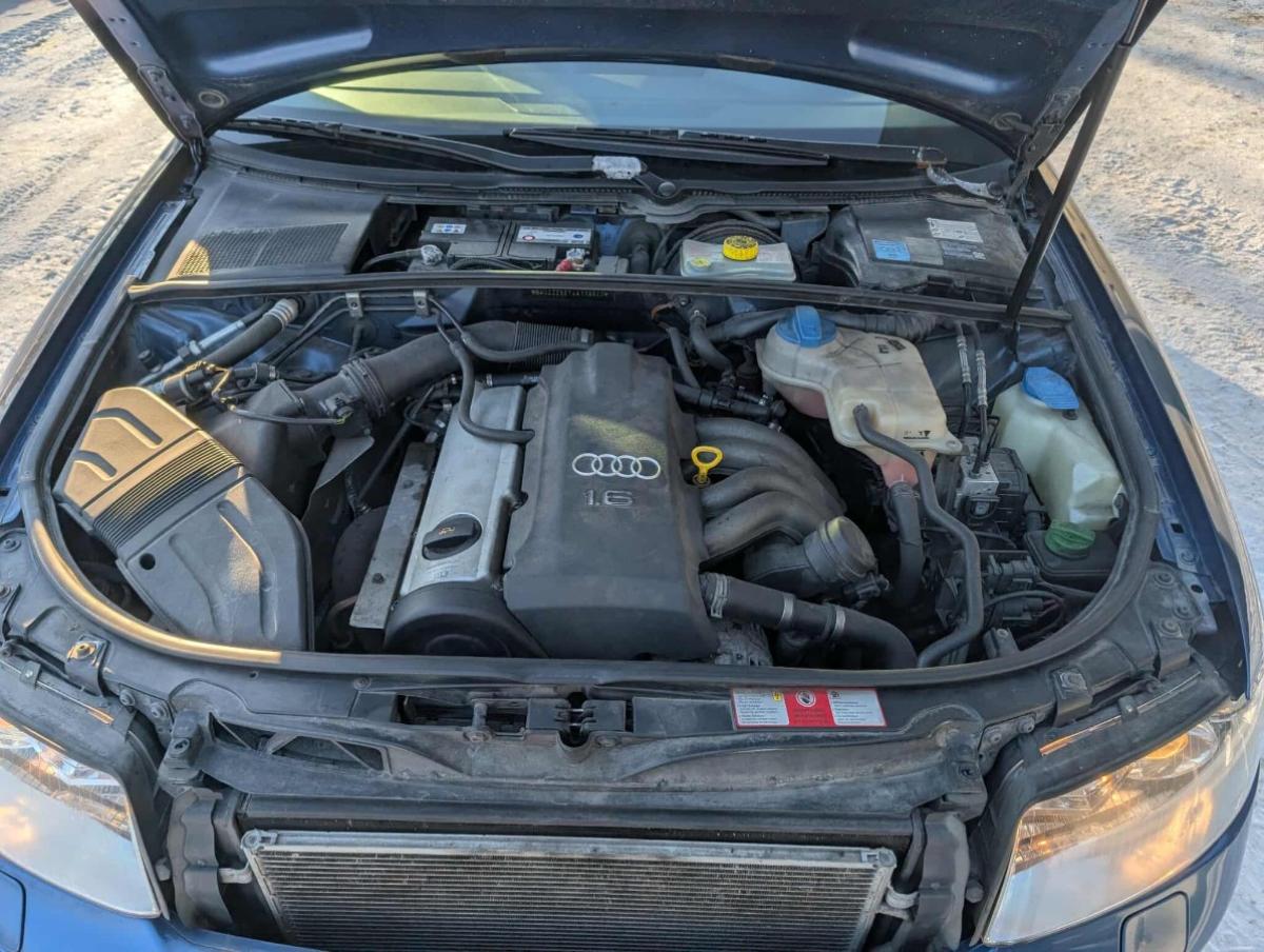 2004 Audi A4 1.6, Hengerfeste, Skinnseter