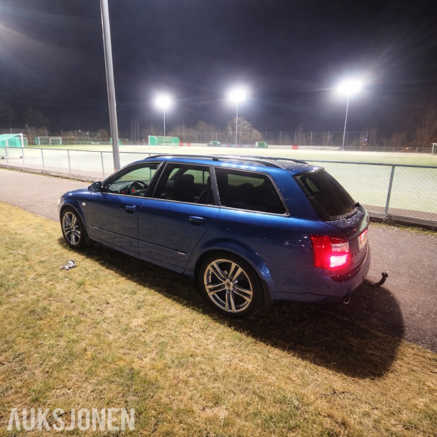 2004 Audi A4 1.6, Hengerfeste, Skinnseter