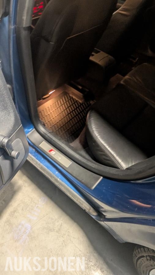 2004 Audi A4 1.6, Hengerfeste, Skinnseter