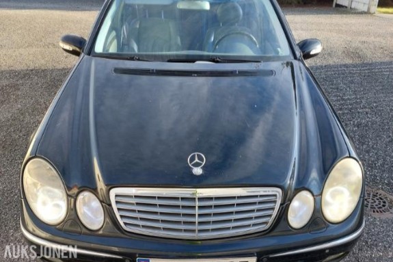 2003 Mercedes-Benz E220 CDI 2.1 150hk ny service automat forvarmer ryggekamera s+v dekk soltak 