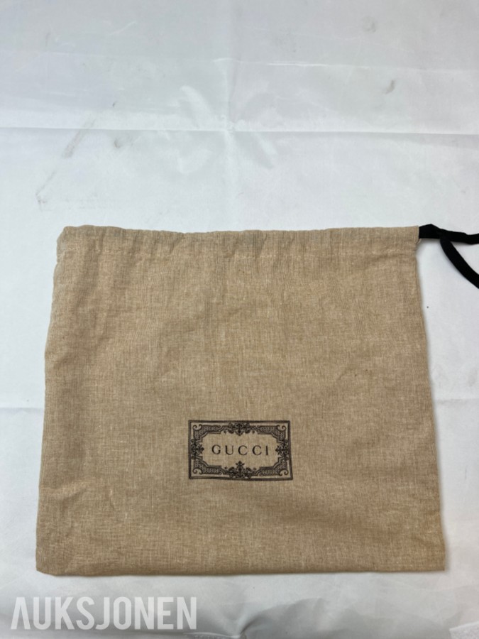 TOLLAUKSJON - Gucci GG Supreme belt bag 
