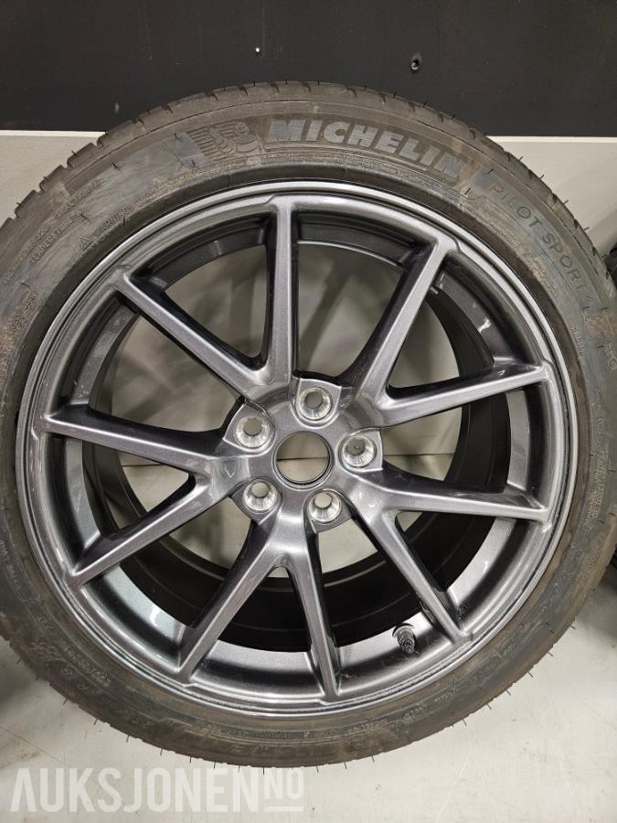2020 Tesla 3 Sommerhjul