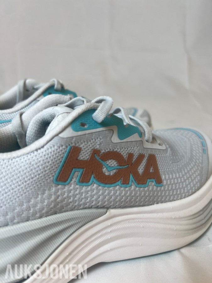 TOLLAUKSJON - W Hoka One One Skyward X
