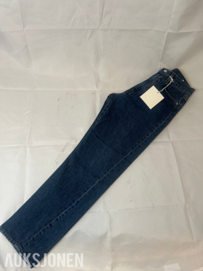 TOLLAUKSJON - Toteme Twisted Seam Denim