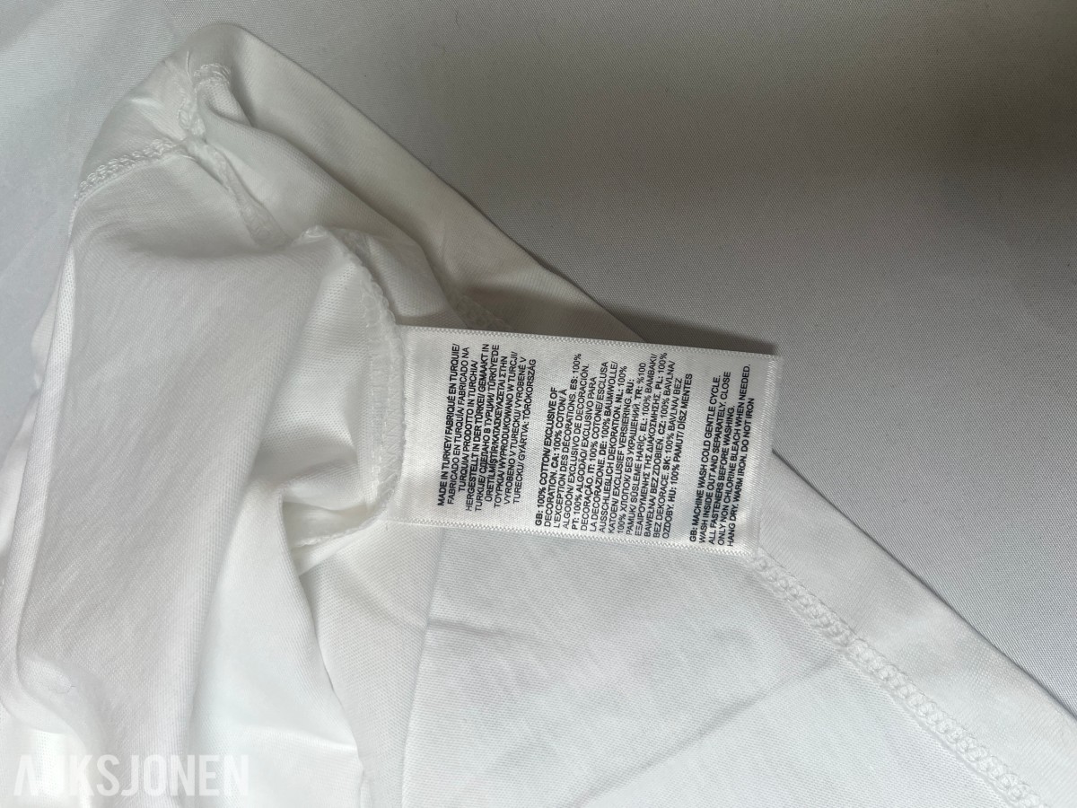 TOLLAUKSJON - The North Face T-skjorte