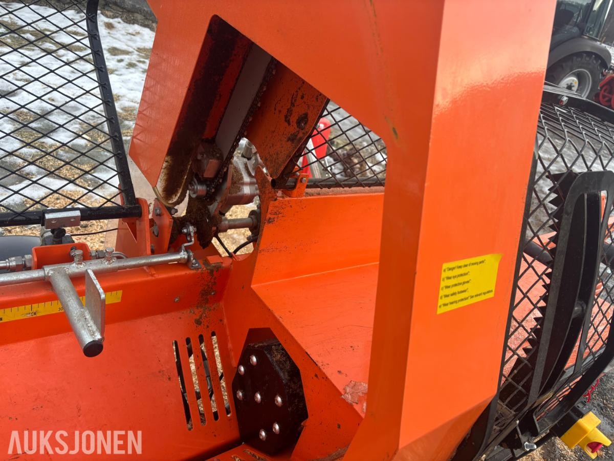 2023 Vedmaskin Lerk 40cm med transportband