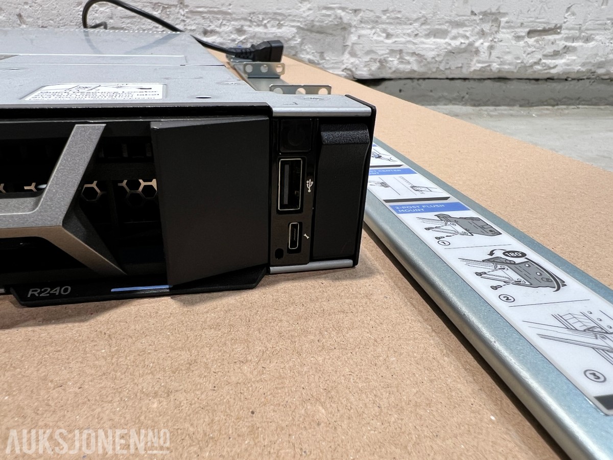 Dell EMC PowerEdge R240 Rackserver med skinner