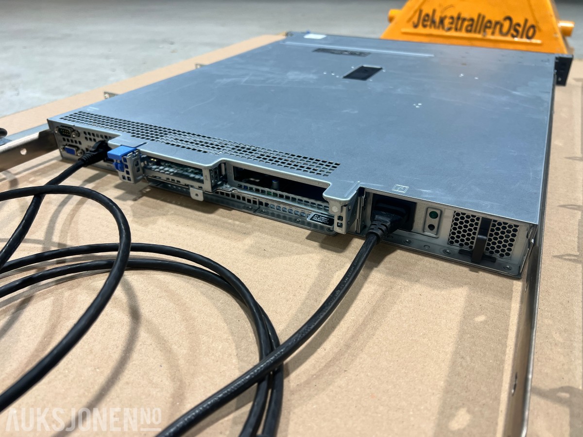 Dell EMC PowerEdge R240 Rackserver med skinner