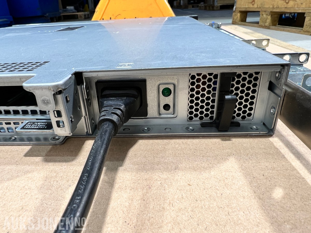 Dell EMC PowerEdge R240 Rackserver med skinner