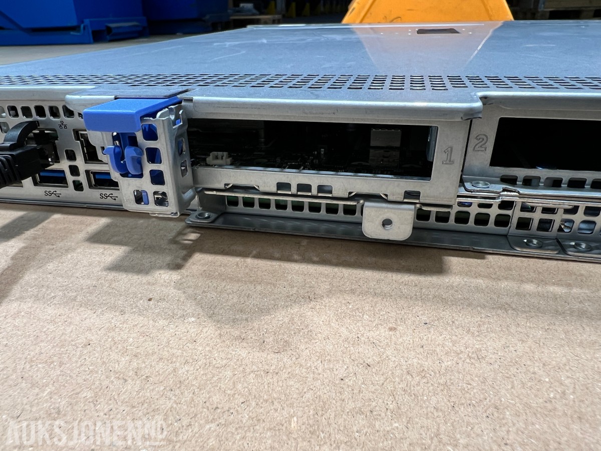 Dell EMC PowerEdge R240 Rackserver med skinner