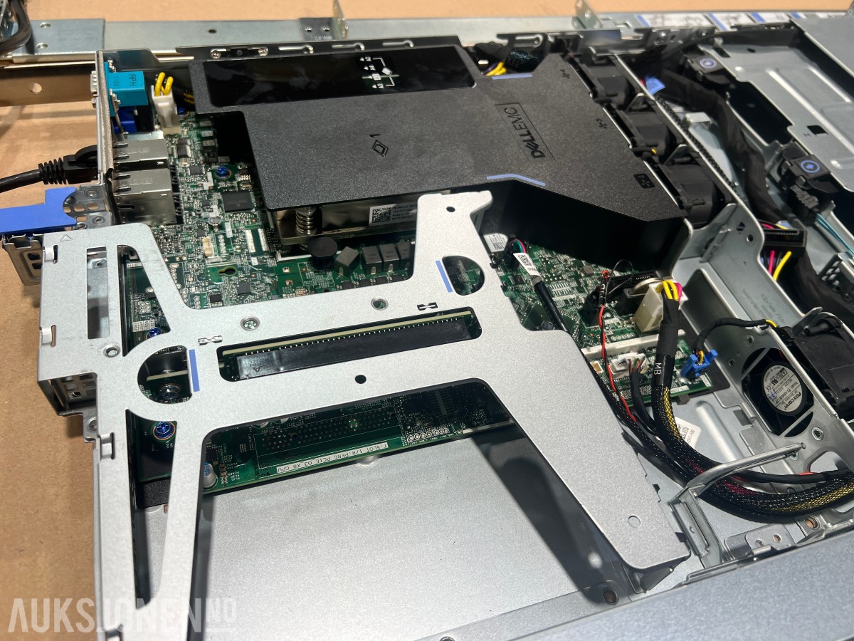 Dell EMC PowerEdge R240 Rackserver med skinner