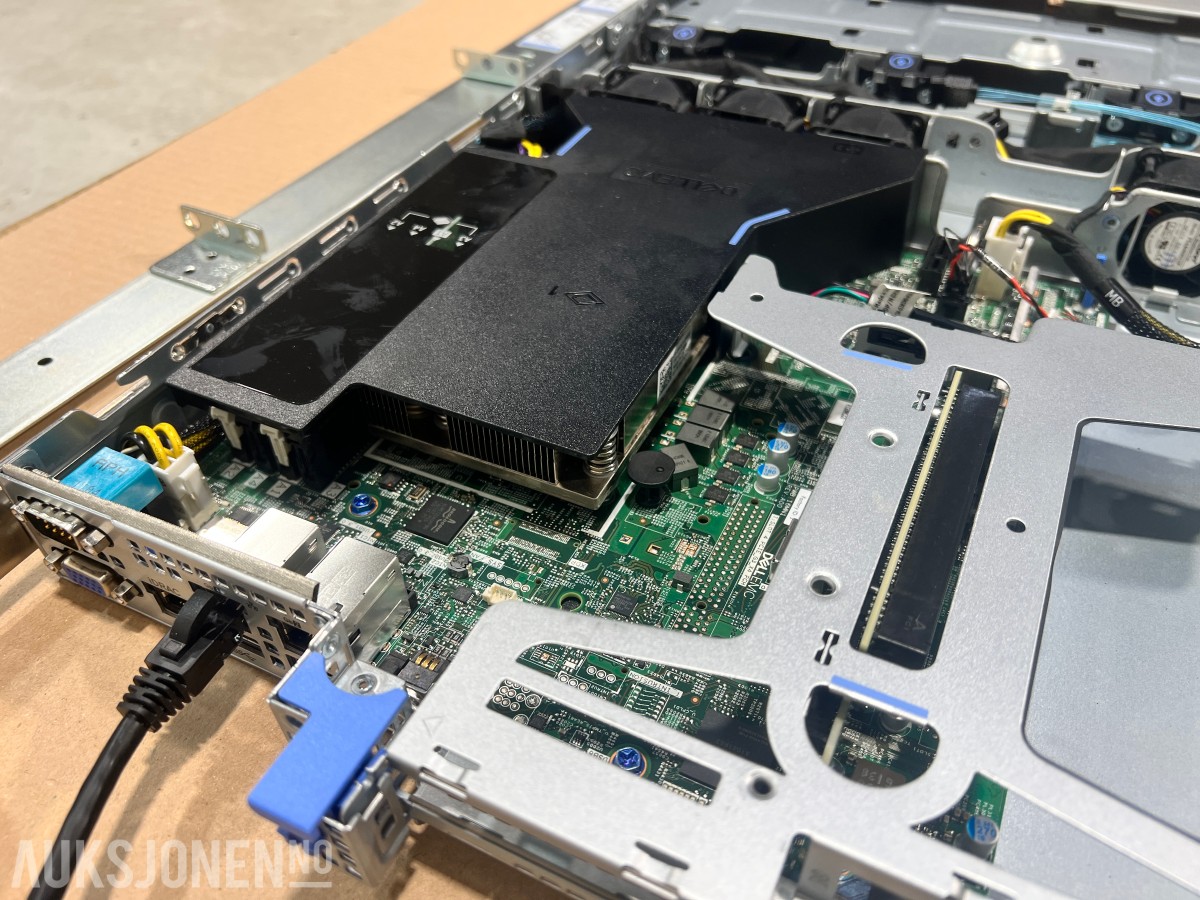 Dell EMC PowerEdge R240 Rackserver med skinner
