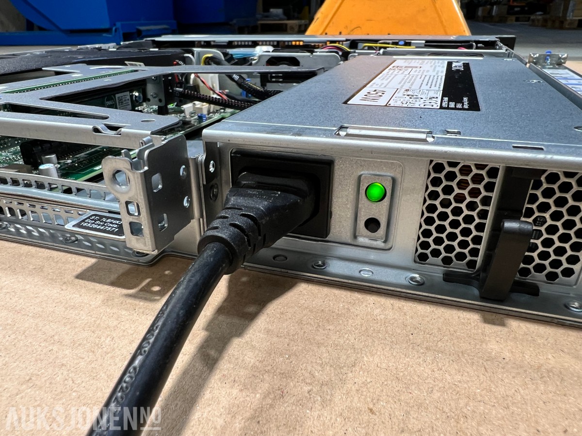 Dell EMC PowerEdge R240 Rackserver med skinner