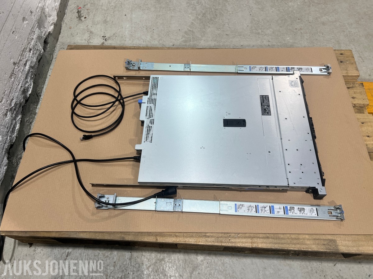 Dell EMC PowerEdge R240 Rackserver med skinner