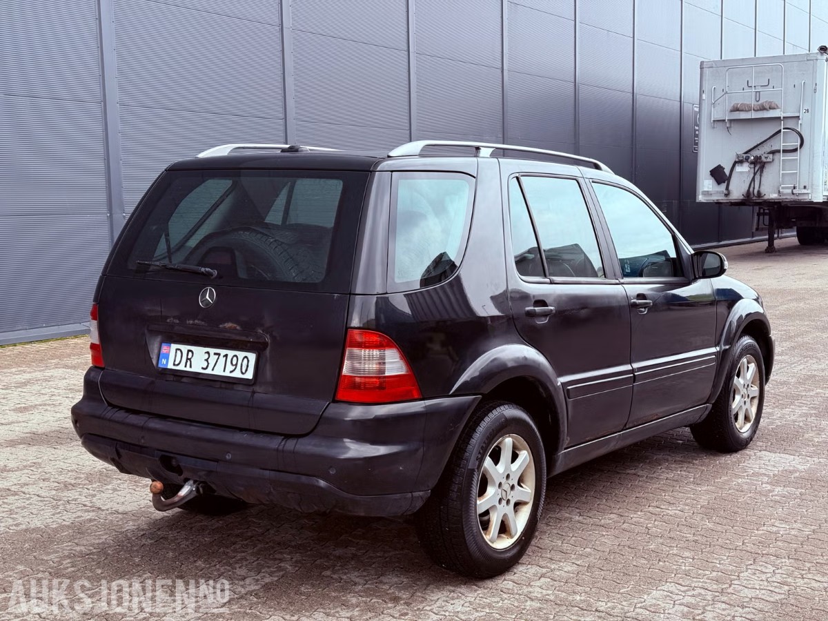 2001 MERCEDES-BENZ M-KLASSE ML320 AUTOMAT 4MATIC HENGERFESTE 432000km