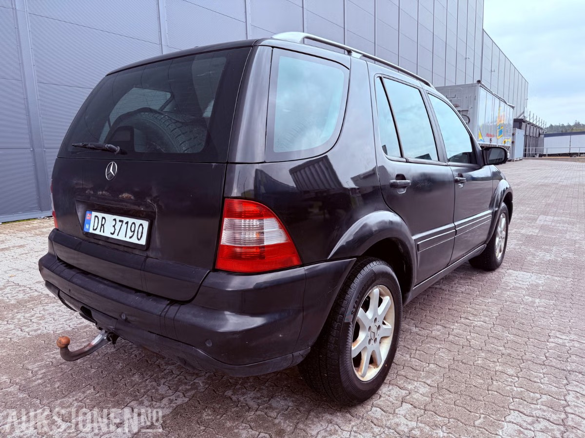 2001 MERCEDES-BENZ M-KLASSE ML320 AUTOMAT 4MATIC HENGERFESTE 432000km