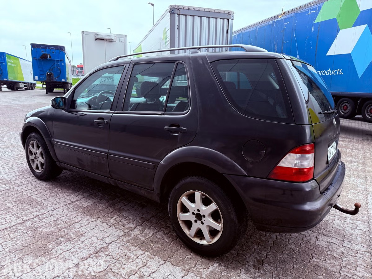 2001 MERCEDES-BENZ M-KLASSE ML320 AUTOMAT 4MATIC HENGERFESTE 432000km