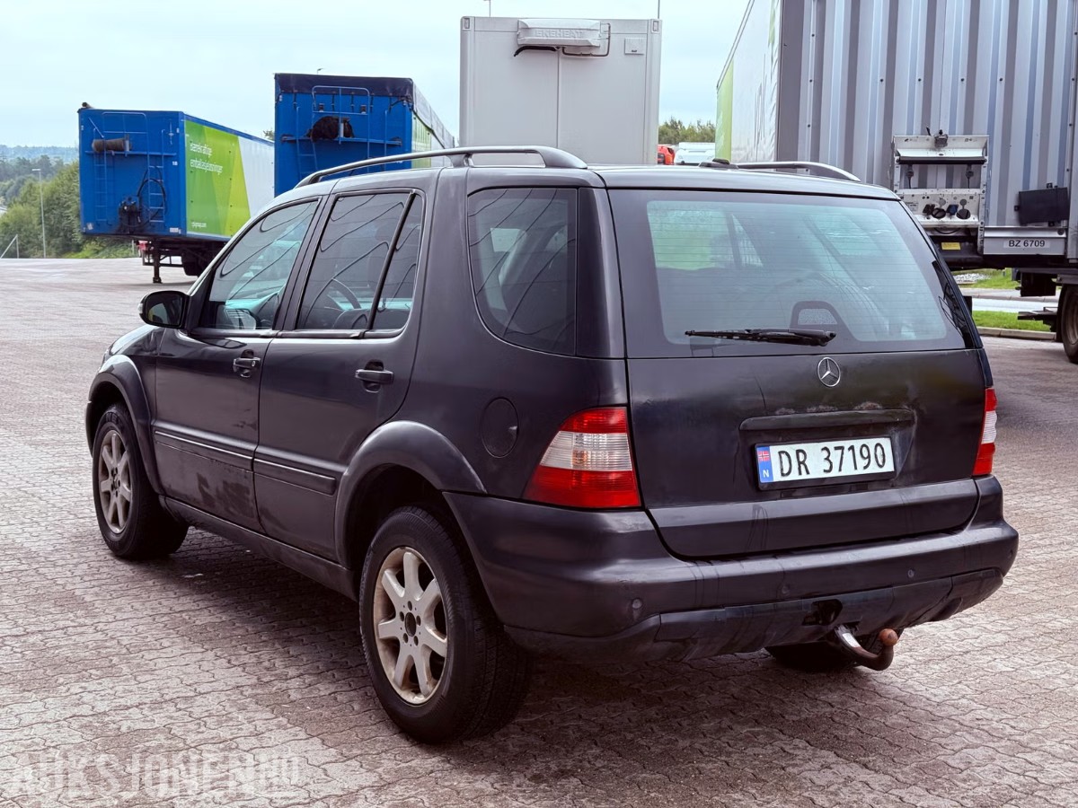 2001 MERCEDES-BENZ M-KLASSE ML320 AUTOMAT 4MATIC HENGERFESTE 432000km