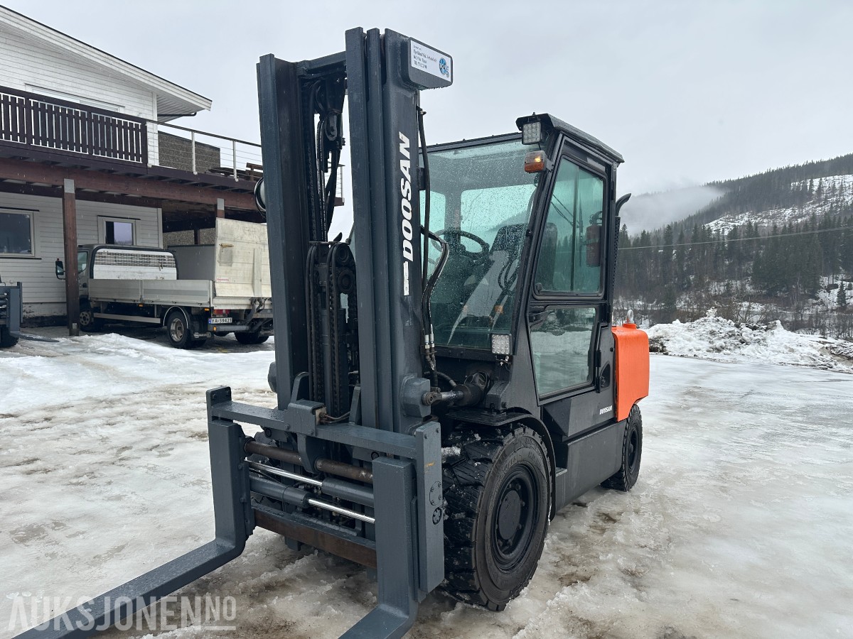 2016 Doosan D55SC-7 dieseltruck 