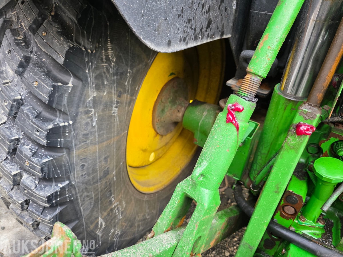 2014 John Deere 6125R traktor 4731 timer