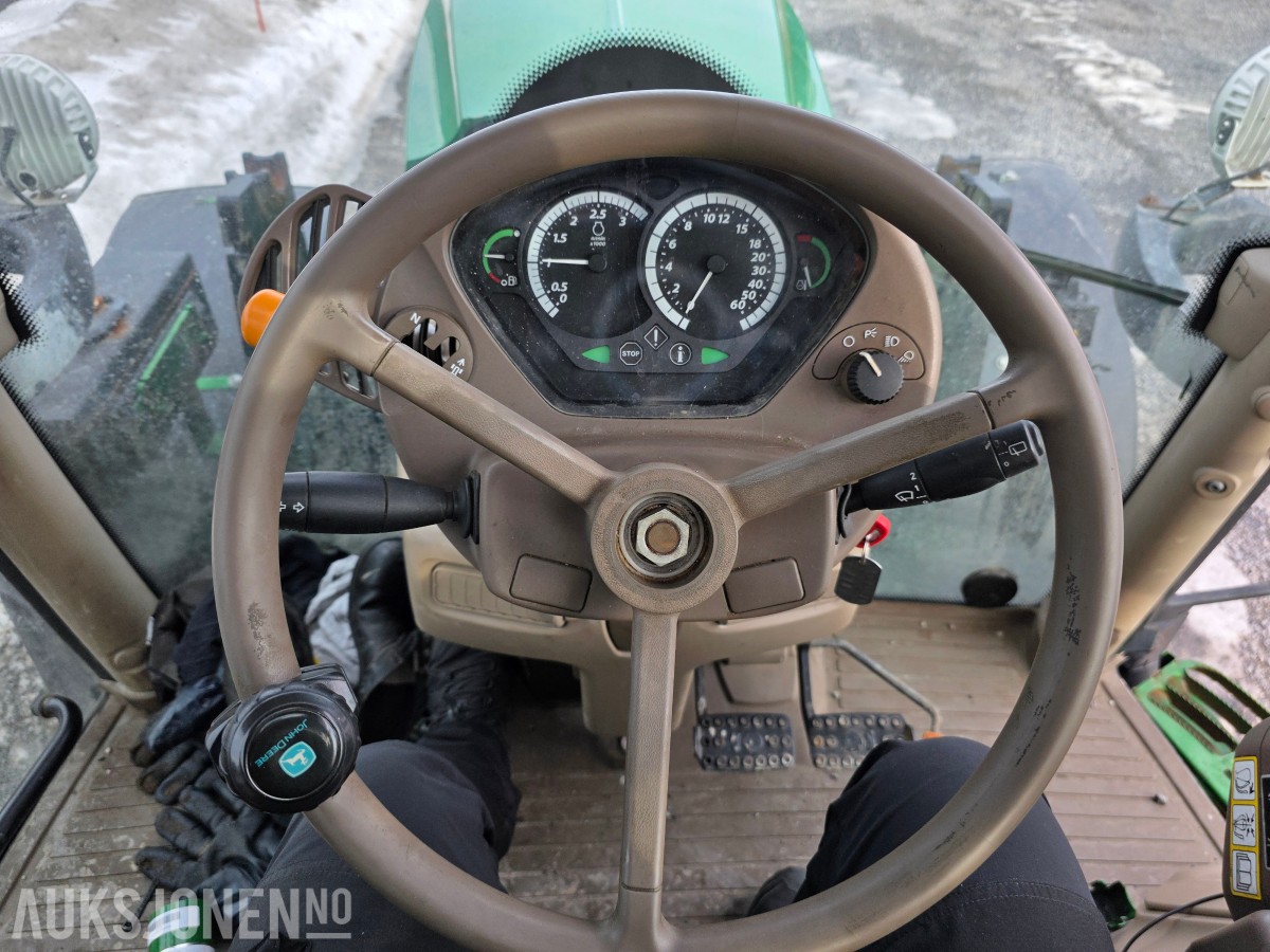 2014 John Deere 6125R traktor 4731 timer