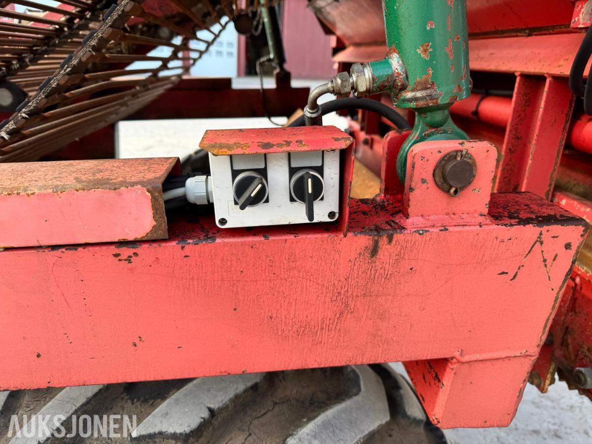 Åsa-Lift UN4210 -mek strengelegger med hyppeplog