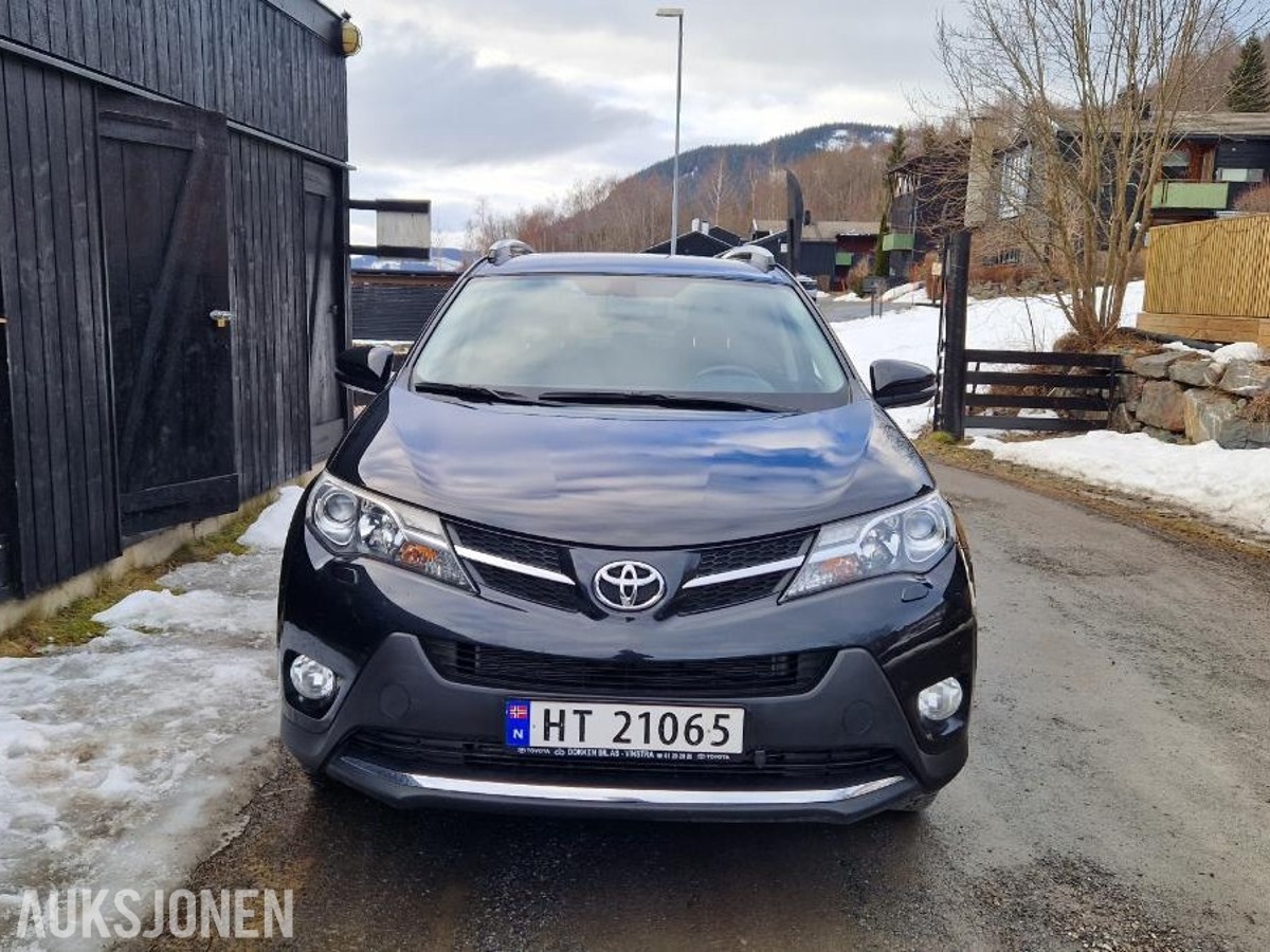 2013 Toyota RAV4 2.0 bensin 151hk 4WD automat cruisekontroll ryggekamera kupevarmer