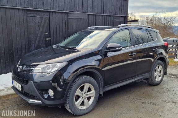 2013 Toyota RAV4 2.0 bensin 151hk 4WD automat cruisekontroll ryggekamera kupevarmer