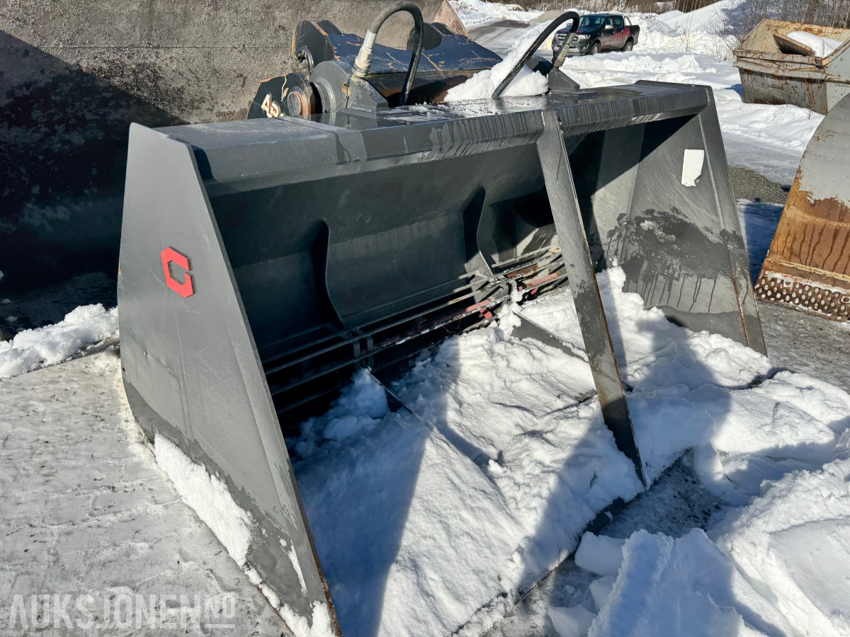 2022 Gjerstad 4000 liter strøskuffe