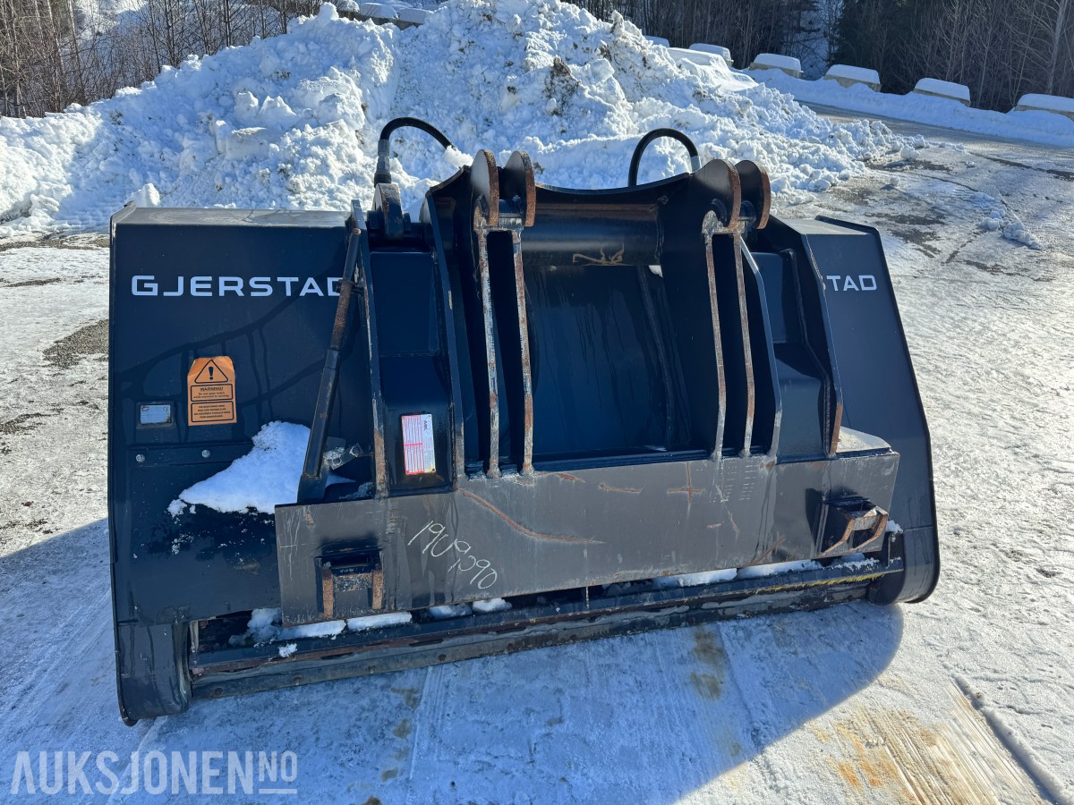 2022 Gjerstad 4000 liter strøskuffe
