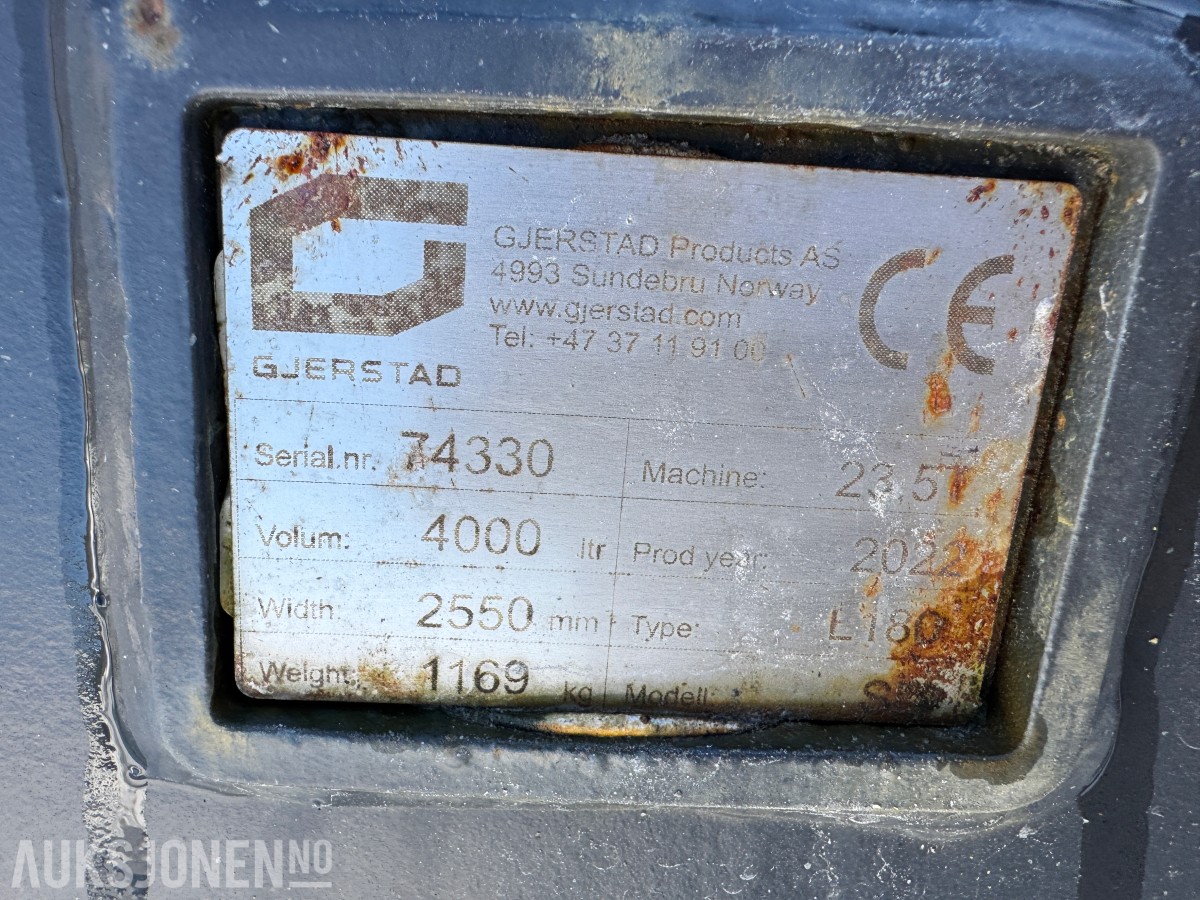 2022 Gjerstad 4000 liter strøskuffe