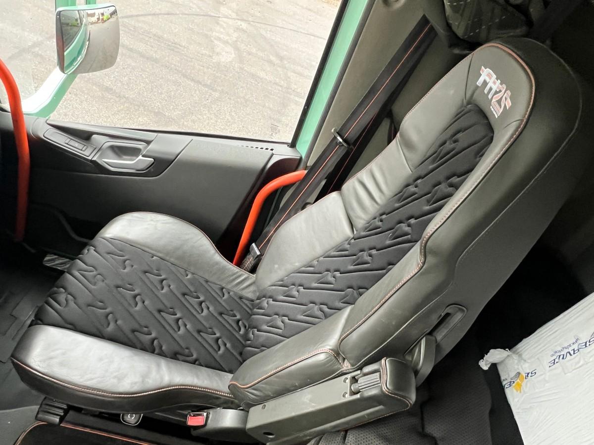 2019 Volvo FH-750 Tridem 8X4 m/Dumperkasse