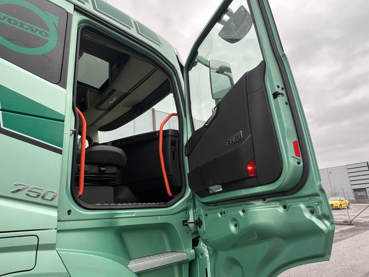 2019 Volvo FH-750 Tridem 8X4 m/Dumperkasse