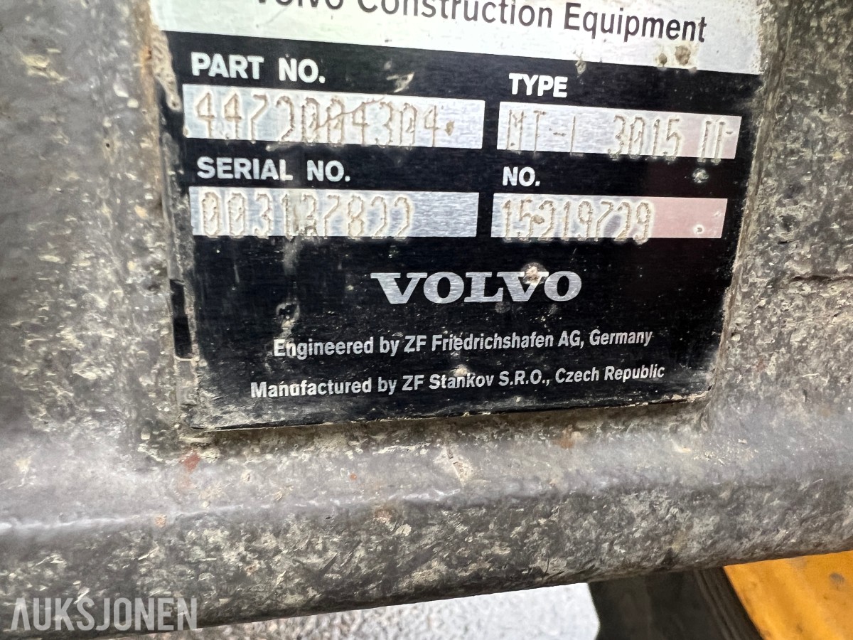 2014 Volvo L25F m/skuffe og løse pllegafler 
