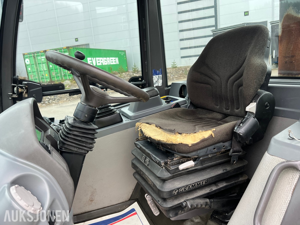 2014 Volvo L25F m/skuffe og løse pllegafler 